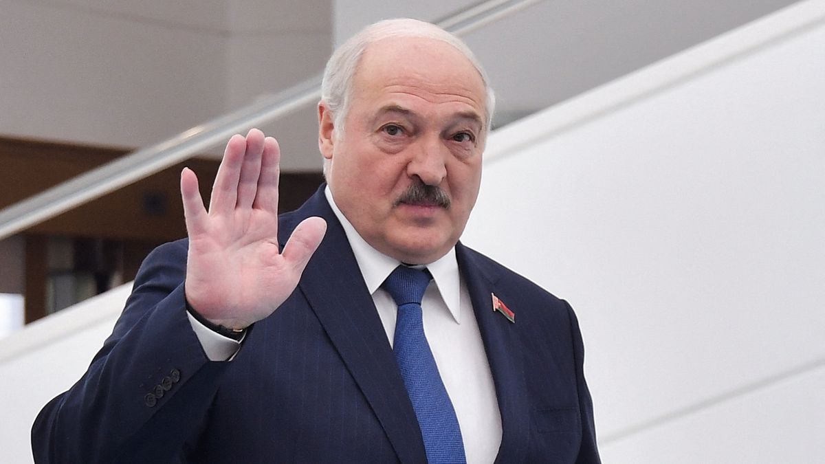 Lukašenko místo dražší kávy nabízí čaj a mléko